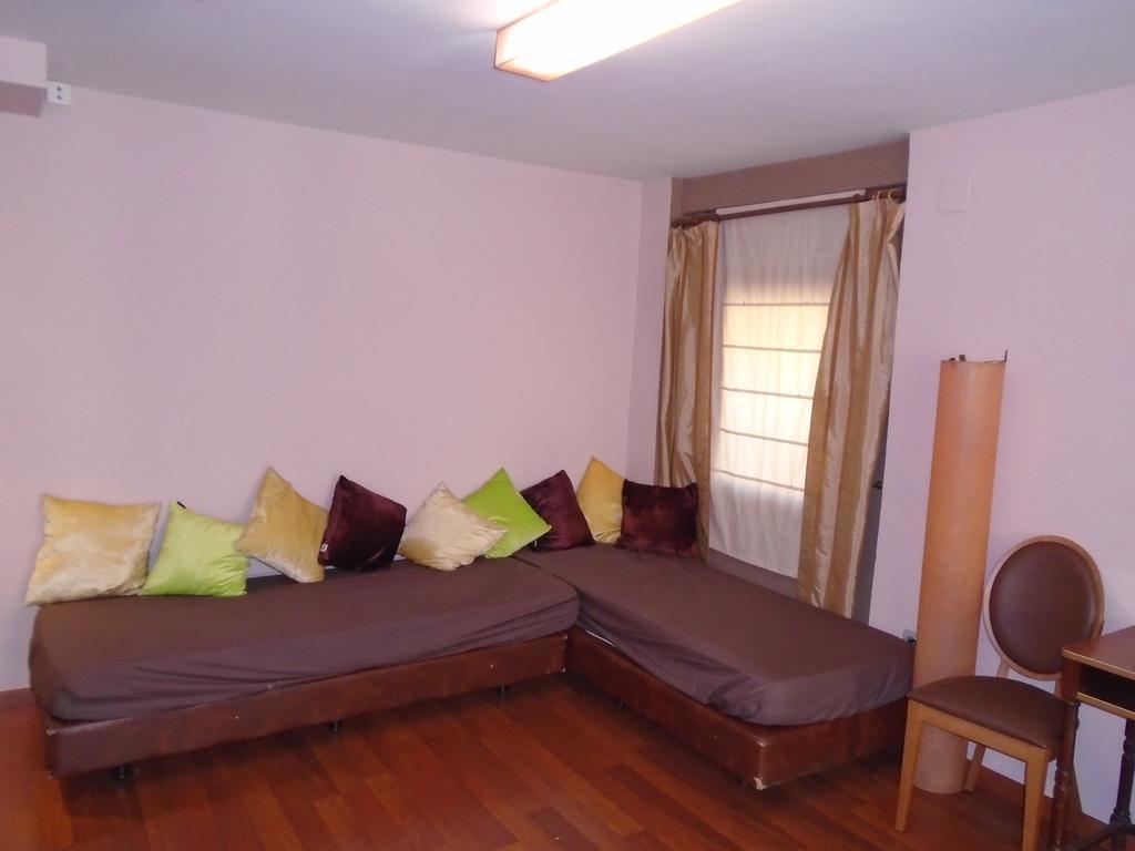 Hostal Fonda Galicia Cardedeu Εξωτερικό φωτογραφία