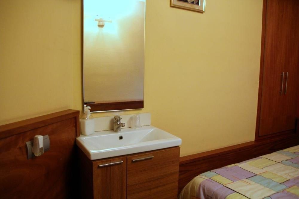 Hostal Fonda Galicia Cardedeu Εξωτερικό φωτογραφία