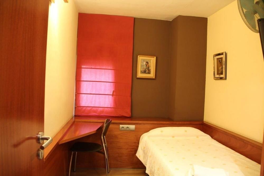 Hostal Fonda Galicia Cardedeu Εξωτερικό φωτογραφία