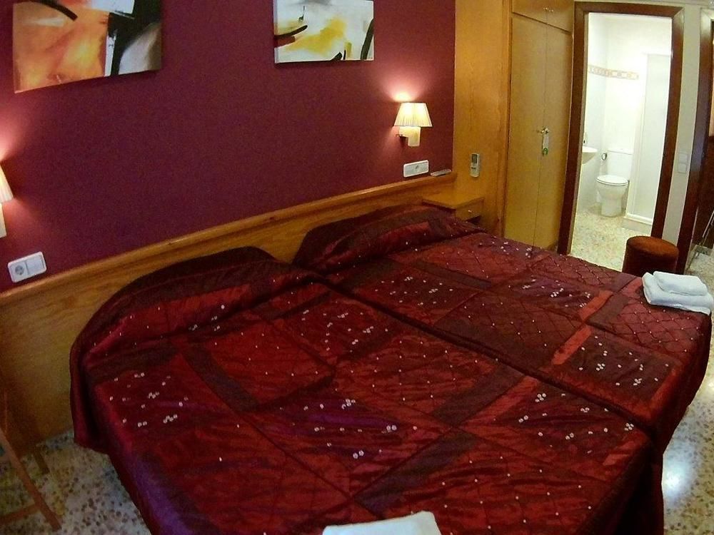 Hostal Fonda Galicia Cardedeu Εξωτερικό φωτογραφία