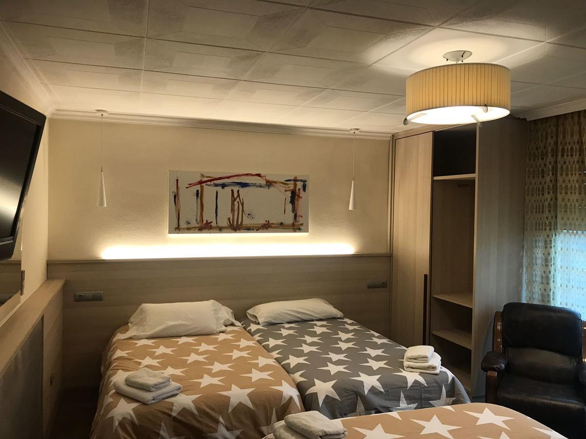 Hostal Fonda Galicia Cardedeu Εξωτερικό φωτογραφία