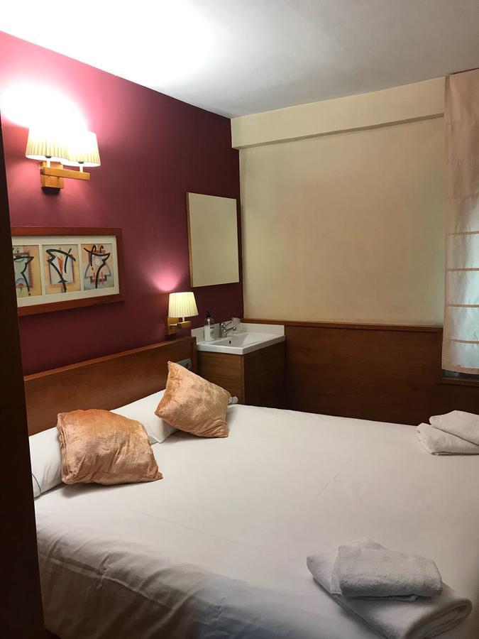 Hostal Fonda Galicia Cardedeu Εξωτερικό φωτογραφία