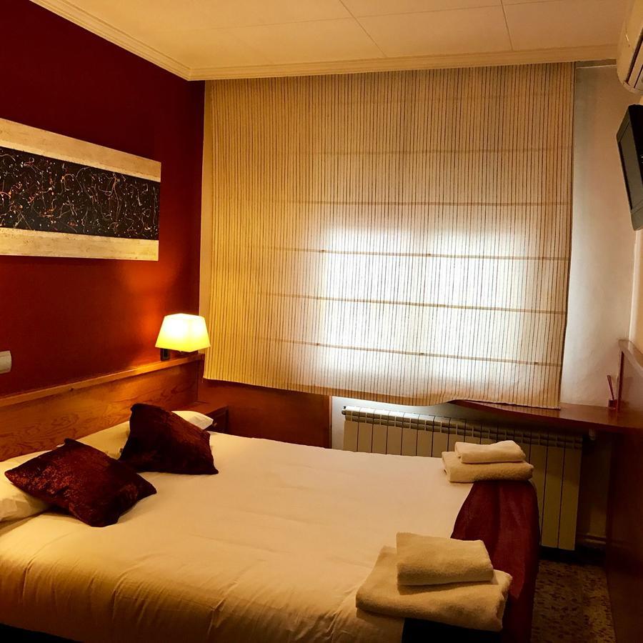 Hostal Fonda Galicia Cardedeu Εξωτερικό φωτογραφία