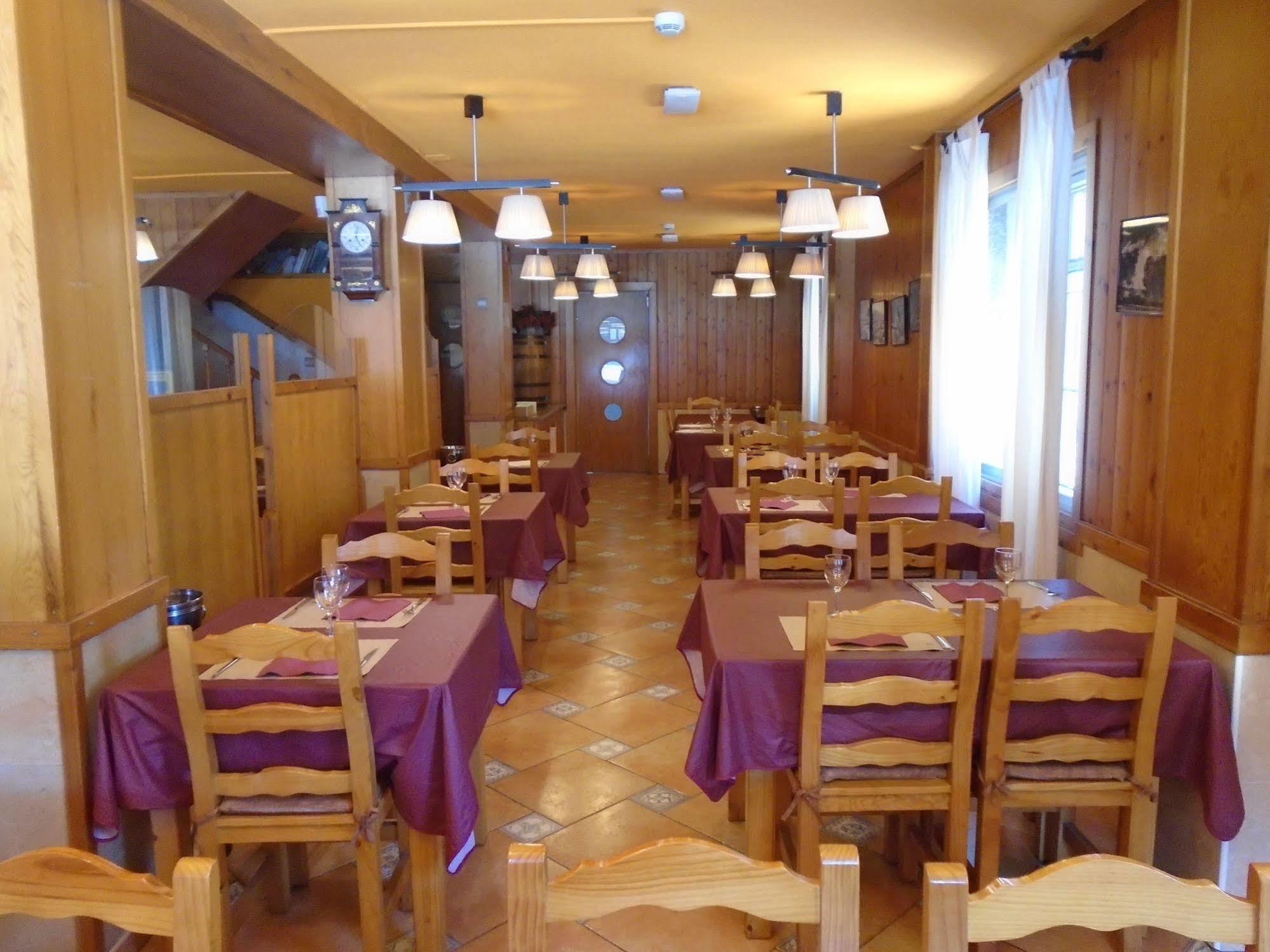 Hostal Fonda Galicia Cardedeu Εξωτερικό φωτογραφία