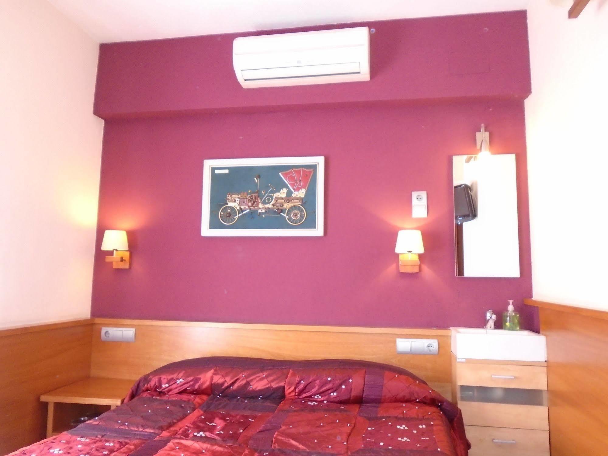 Hostal Fonda Galicia Cardedeu Εξωτερικό φωτογραφία