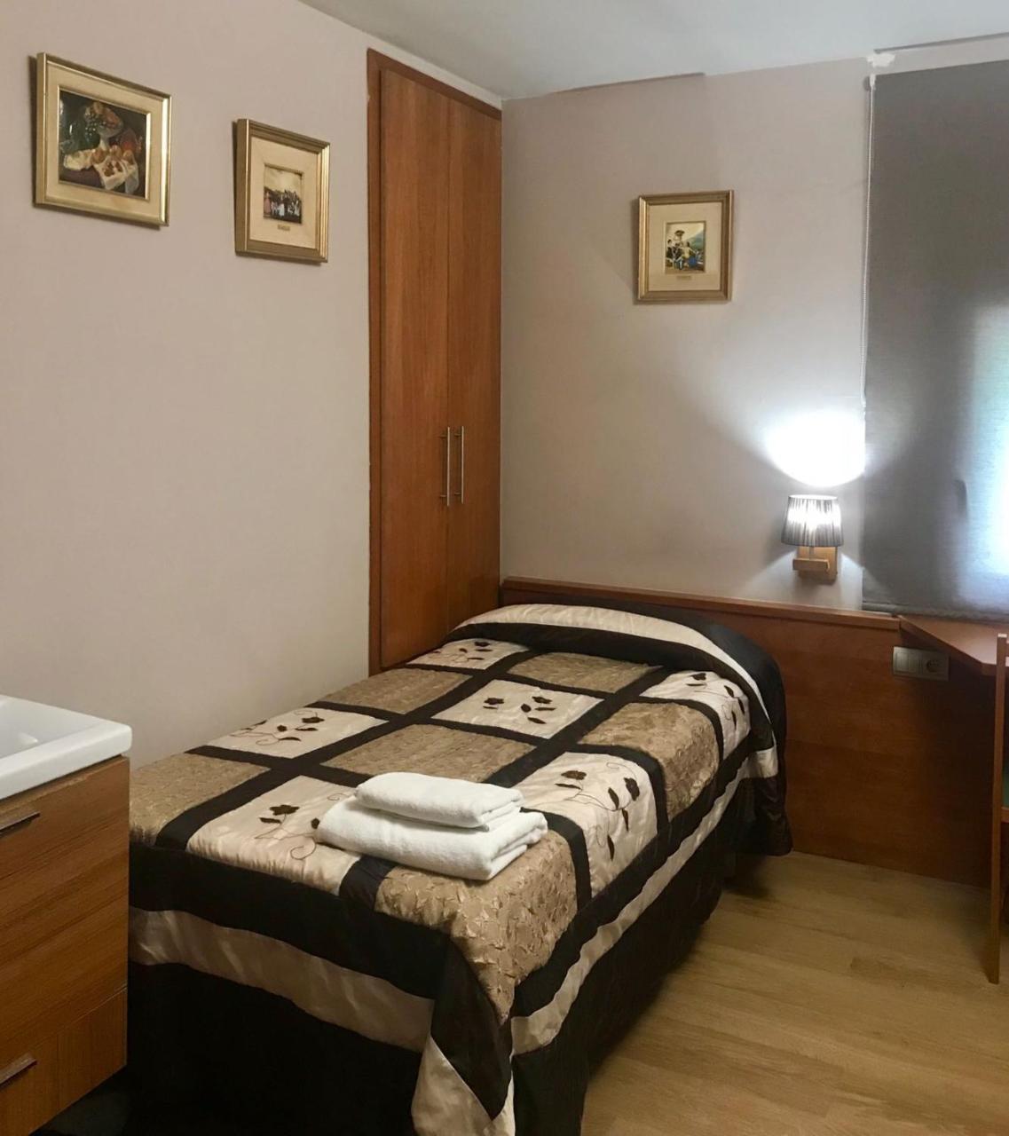 Hostal Fonda Galicia Cardedeu Εξωτερικό φωτογραφία